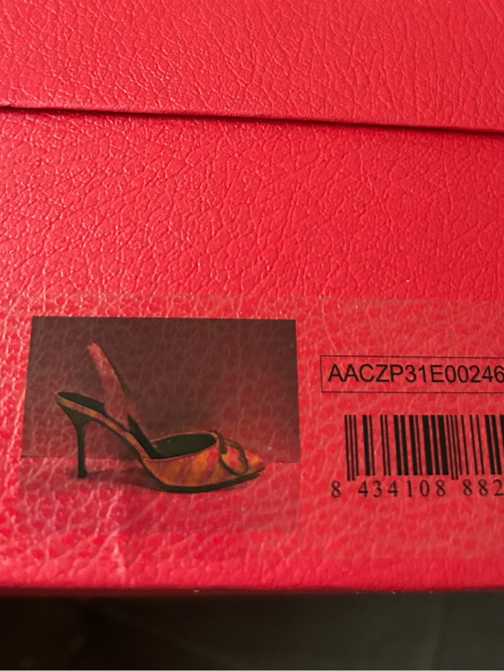 CH Carolina Herrera yellow striped satin slingback insignia logo heels 39 NIB - Picture 5 of 5